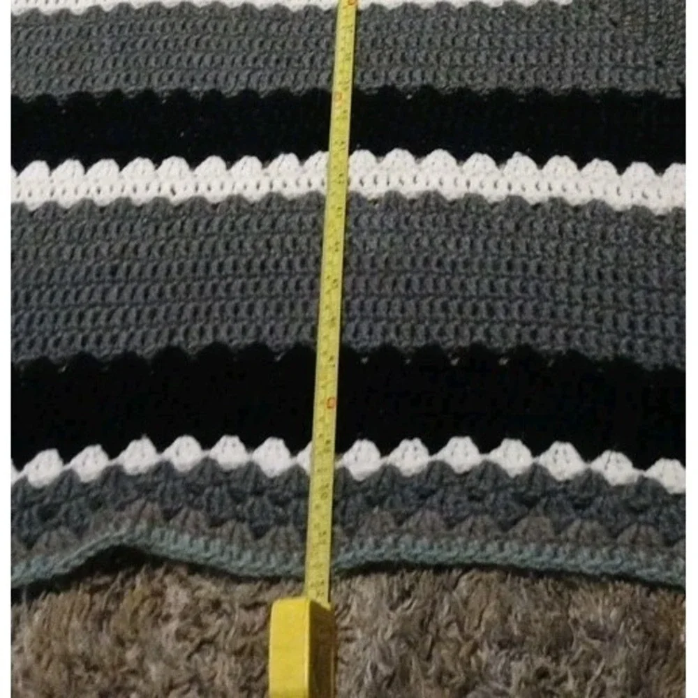 Handmade Vintage Crochet Knit Granny Square Trow Blanket Cottagecore Retro 48x52
